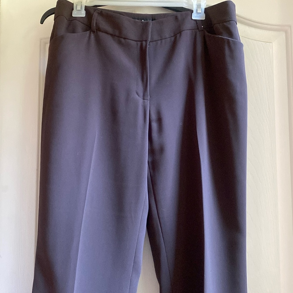 Ladies brown New York and Co trousers. Straight leg size 10.